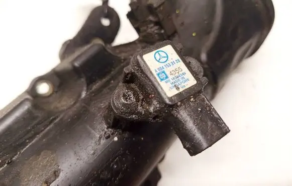 Mercedes-Benz Vito Viano W639 Air pressure sensor A0041533128