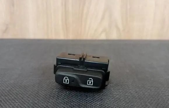 Volvo V40 Cross country Central locking switch button 31334571