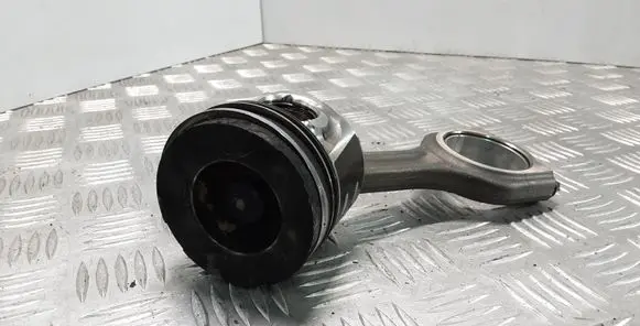 Peugeot 307 Piston with connecting rod