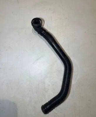 Volkswagen PASSAT CC Breather hose/pipe 1K0129637D