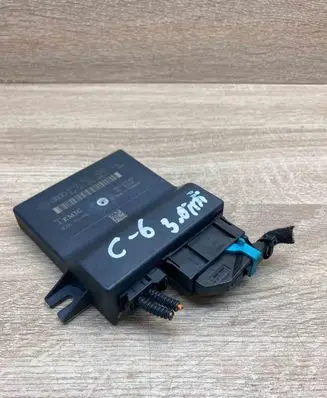 Audi A6 S6 C6 4F Gateway control module 4F0907468D