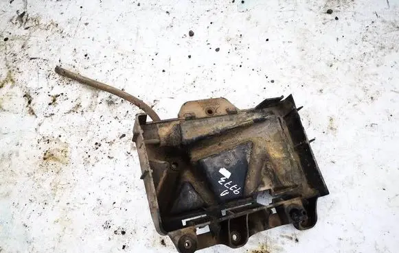 Skoda Praktik (5J8) Battery bracket 6q0915331