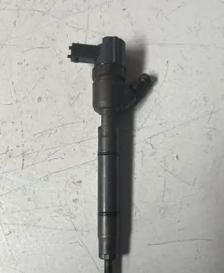 KIA Ceed Fuel injector 0445110256 338002A400