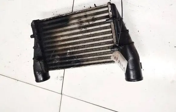 Volkswagen PASSAT B5 Intercooler radiator 058145805A LR01402007