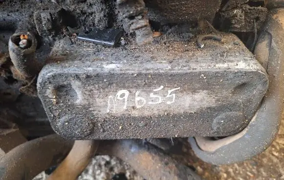 Engine oil radiator
