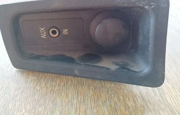 BMW 1 E81 E87 AUX in-socket connector 930561 613169056103