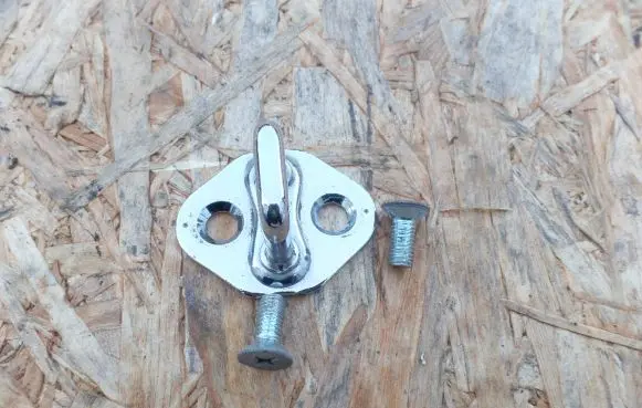 Honda FR-V Front door lock loop/hook striker 6D16