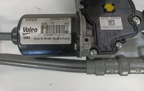 Iveco Daily 35 - 40.10 Front wiper linkage and motor W000051914 338000519141