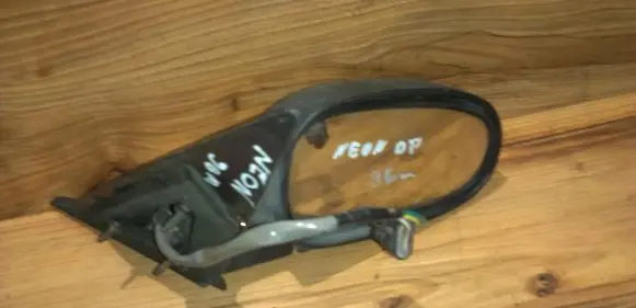 Chrysler Neon I Front door electric wing mirror e13011674