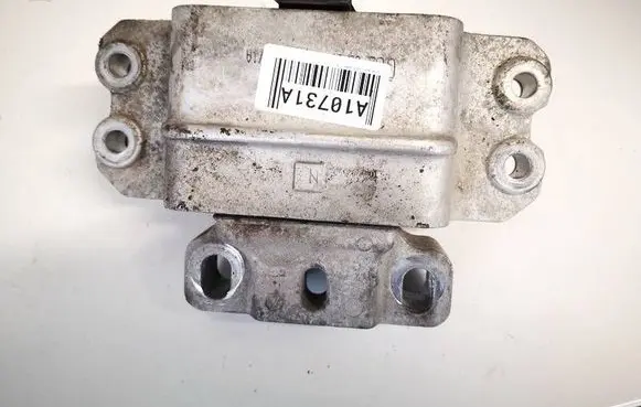 Engine mount bracket