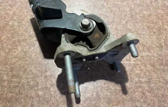 Lexus RX 450H Engine mount bracket 1237131360