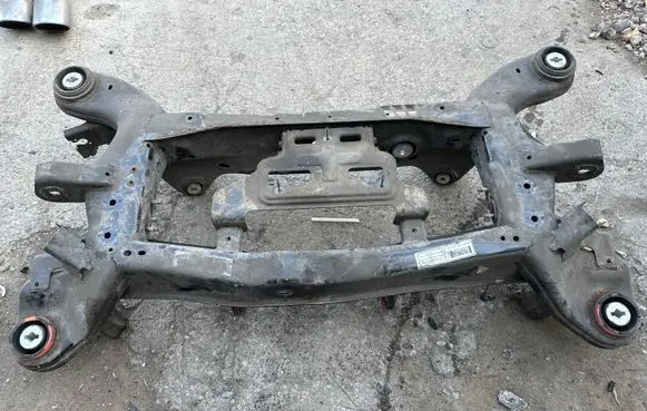 Maserati Ghibli Rear subframe 06700077310