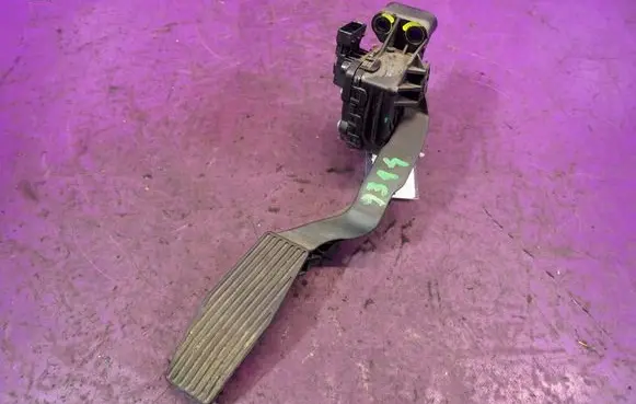 Opel Zafira B Accelerator throttle pedal