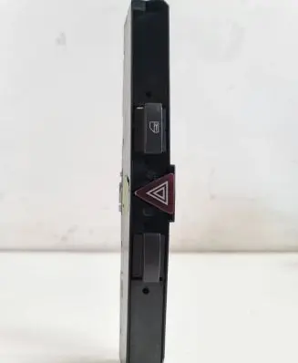 Opel Astra H Hazard light switch 13100105 758075