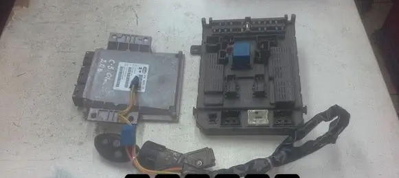 Citroen C5 Engine control unit/module 9643922380