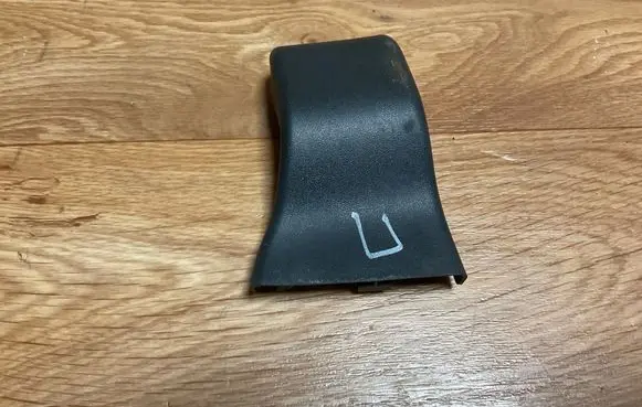 Volkswagen PASSAT B6 Other trunk/boot trim element 3C9827352B