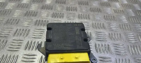 Audi A3 S3 8V Airbag control unit/module 5Q0959655N 120110361