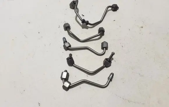 Mercedes-Benz GLC C253 Fuel injector supply line/pipe 