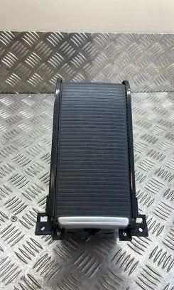 Cup holder front