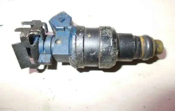 Peugeot 406 Fuel injector 0280150446
