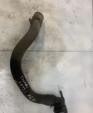 Volkswagen Touran I Engine coolant pipe/hose