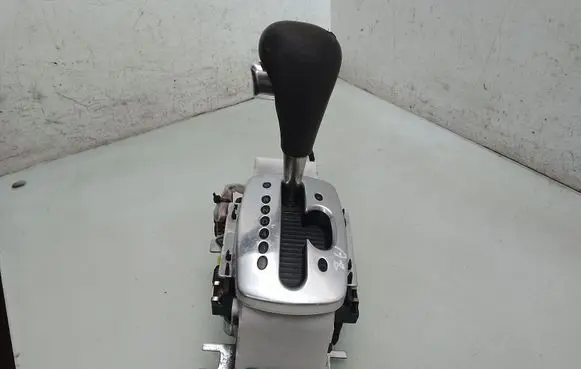 Audi A8 S8 D2 4D Gear shifter/selector 4D0713041
