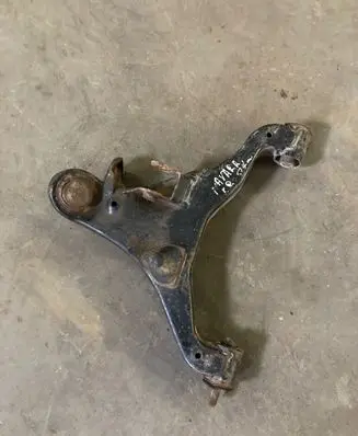 Nissan Navara D40 Front lower control arm/wishbone