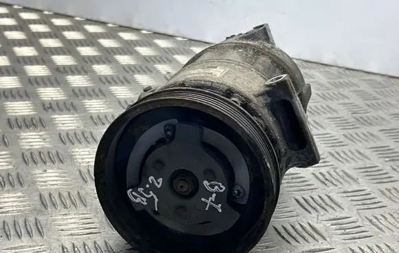 Volkswagen PASSAT B7 Air conditioning (A/C) compressor (pump) 1K0820808G