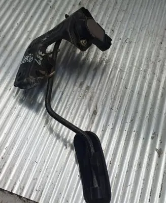 Toyota Corolla Verso E121 Accelerator throttle pedal 6928147010 1983003010