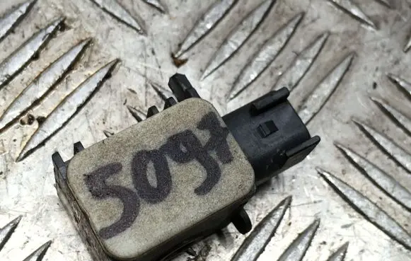 Hyundai Santa Fe Airbag deployment crash/impact sensor 959303L100 SA320100000 37060113