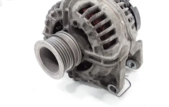 Opel Zafira B Generator/alternator 55556067 0124425020