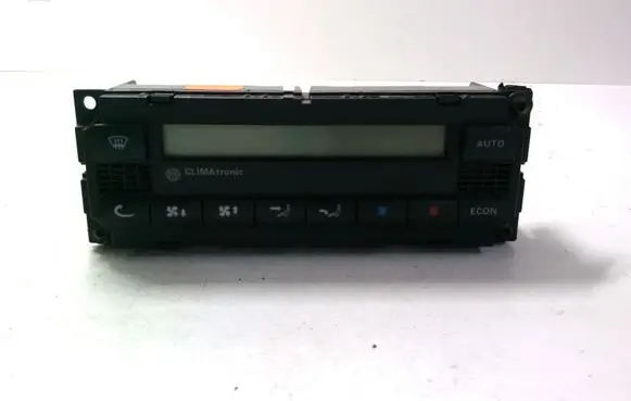 Volkswagen PASSAT B5.5 Climate control unit