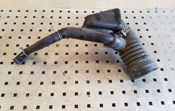 Lexus CT 200H Air intake duct part 1789337050
