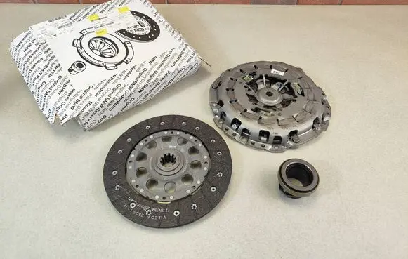 BMW 5 E39 Pressure plate 7515141 7515069 1223687