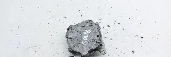 Volkswagen Golf VI Vacuum pump 03L145100