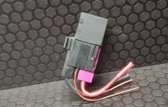 Volkswagen Touareg I Other relay 3D0951253A 14150000 12V50A