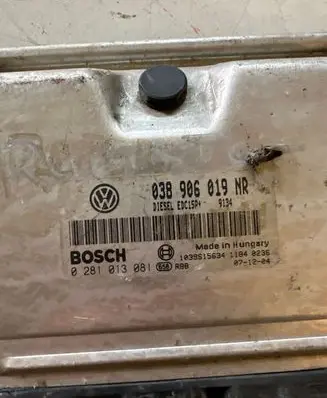 Skoda Roomster (5J) Engine control unit/module 038906019NR 0281013081
