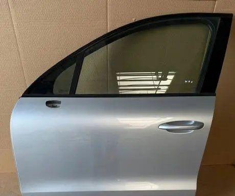 Porsche Macan (95B) Front door D713