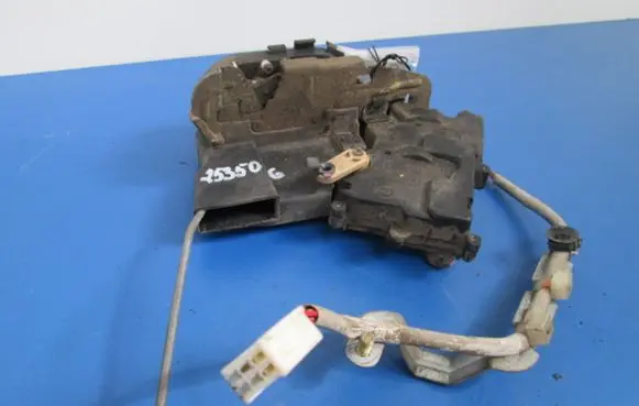 Mazda 323 Rear door lock