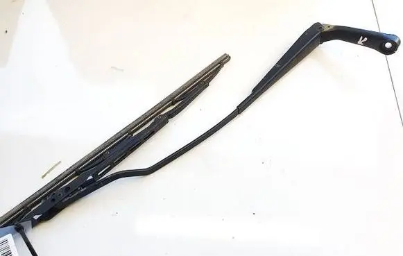 Volkswagen PASSAT B5 Front wiper blade arm 3B1955409