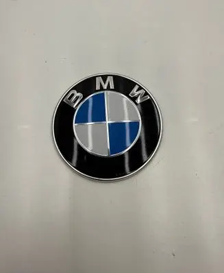 Manufacturer badge logo/emblem