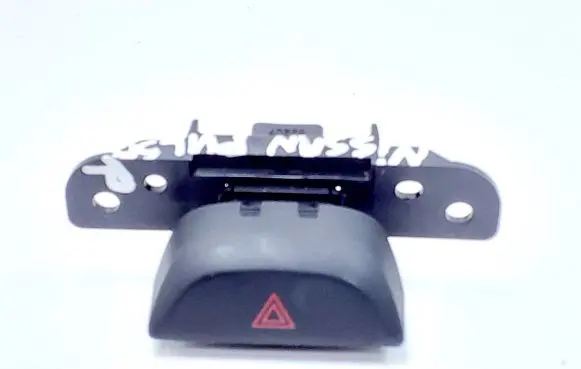 Nissan Pulsar Hazard light switch 682UU3ZL0A
