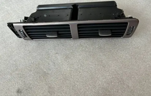 Audi A6 S6 C5 4B Dash center air vent grill 4B1820951