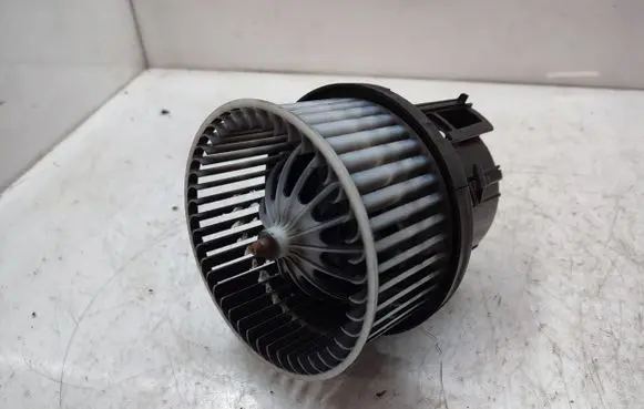 Land Rover Evoque I Heater fan/blower 9415300