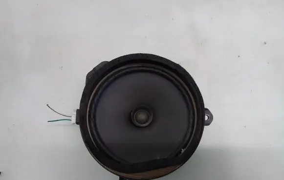 Subaru Outback Front door speaker
