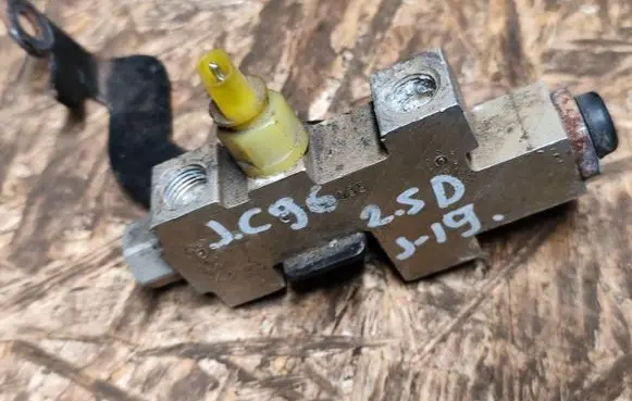 Jeep Cherokee XJ Brake power pressure regulator 2KH3124