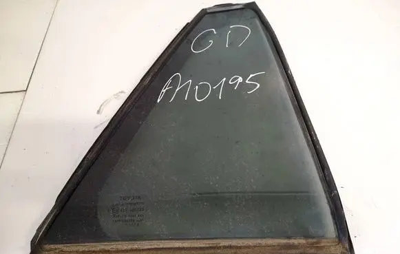 Toyota Avensis T270 Rear vent window glass as3 68188-05070
