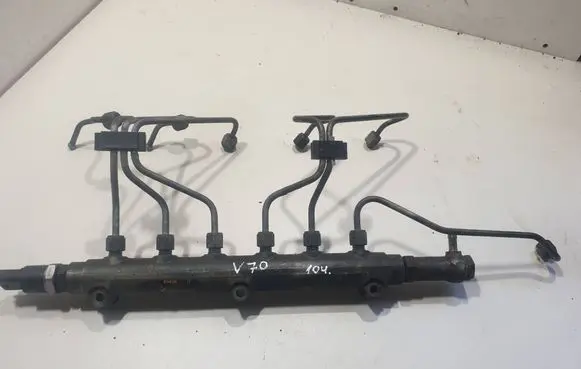Volvo V70 Fuel main line pipe 8658252