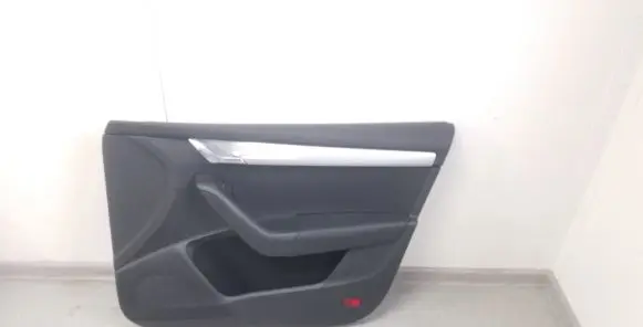 Skoda Octavia Mk3 (5E) Front door card panel trim