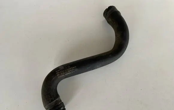 Mercedes-Benz CLA C117 X117 W117 Engine coolant pipe/hose A2465010282